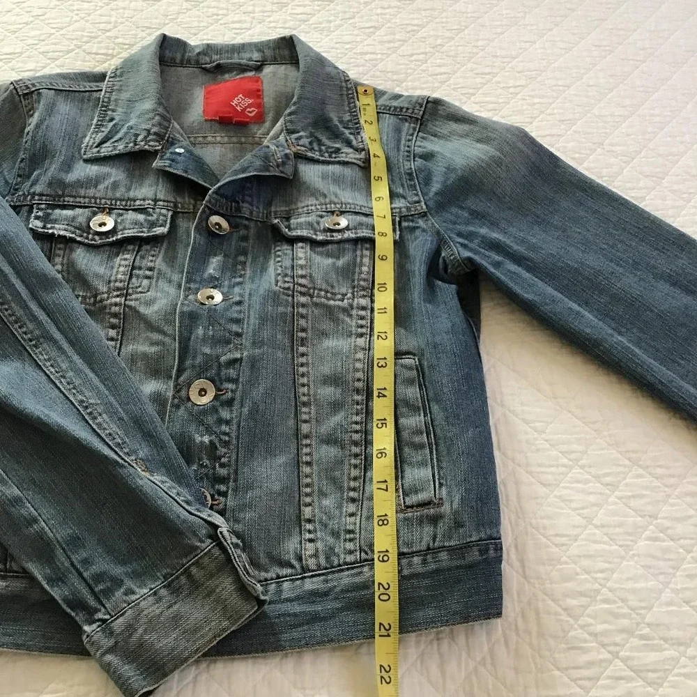 Hot Kiss Womens Medium Wash Denim Trucker Jacket Y2K Coastal Cowgirl Grunge Boho